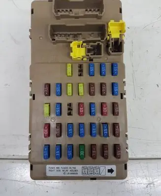 Subaru Outback Fuse module JB200500N