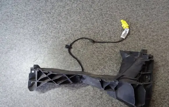 Audi Q7 4M Headlight/headlamp mounting bracket 4M0805608B