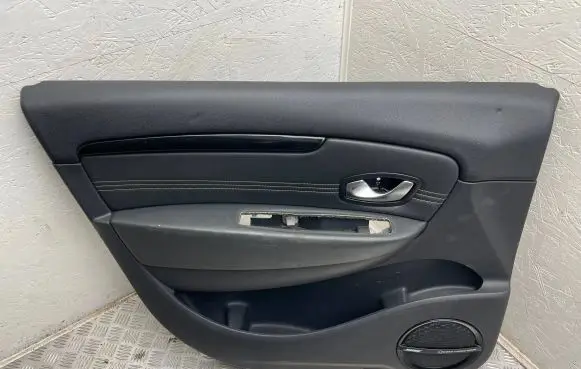 Renault Scenic III - Grand scenic III Front door card panel trim 809011235R 2731319