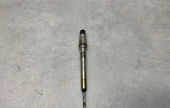 Volkswagen PASSAT B8 Glow plug 03L905061G