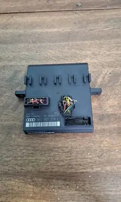 Audi A4 S4 B7 8E 8H Comfort/convenience module 00009773B6