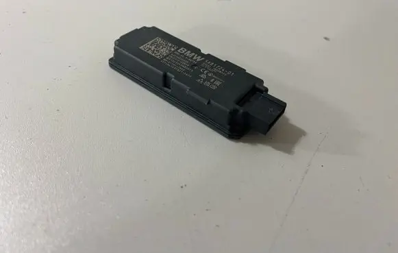 BMW X7 G07 Keyless system antenna 5A81724 5B60517