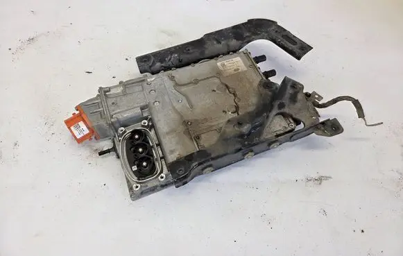 Jaguar F-Pace Voltage converter inverter L8A2-75522-AE