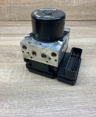 Volvo S60 ABS Pump 31273882 P31273882