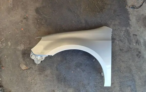 Volkswagen Golf VI Fender 