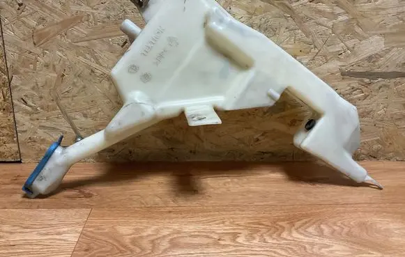 Mini One - Cooper R50 - 53 Lamp washer fluid tank 