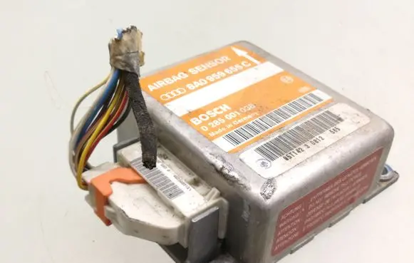 Audi A4 S4 B5 8D Airbag control unit/module 8A0959655C 0285001038