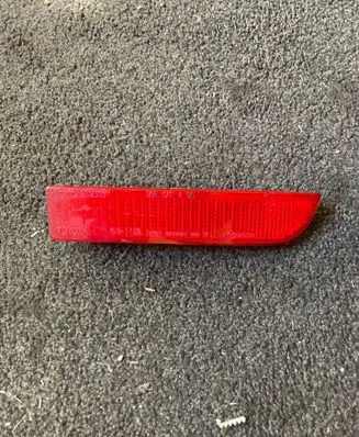 Toyota Avensis T270 Rear tail light reflector E43020009 G67R R1152