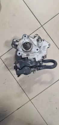 Audi A8 S8 D3 4E Fuel injection high pressure pump 057130755G 1001940