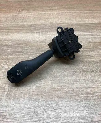 BMW 5 E39 Indicator stalk 8363668 01104010