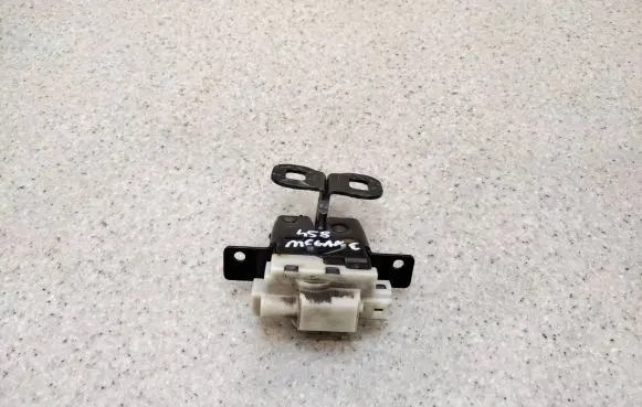 Renault Megane II Tailgate/trunk/boot lock/catch/latch 8200076240E