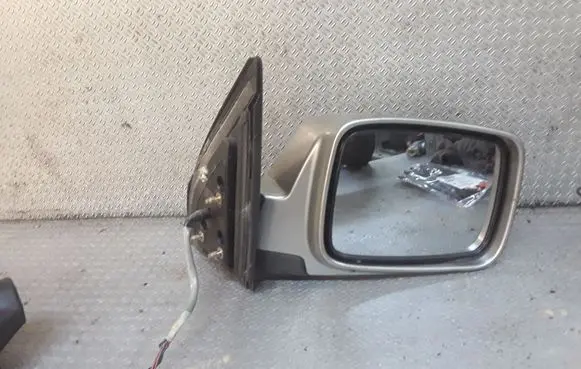 Nissan X-Trail T30 Front door electric wing mirror 