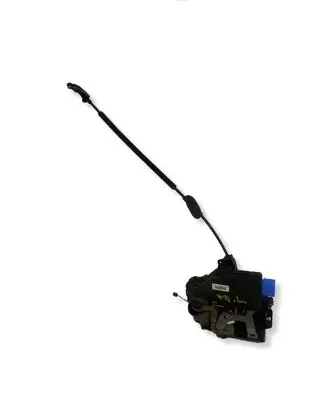 Volkswagen Golf Plus Front door lock 3D1837016