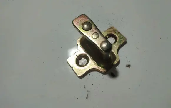 Chevrolet Aveo Rear door lock loop/hook striker 