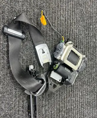 Mercedes-Benz E W238 Front seatbelt 634419300A R289RZ60416