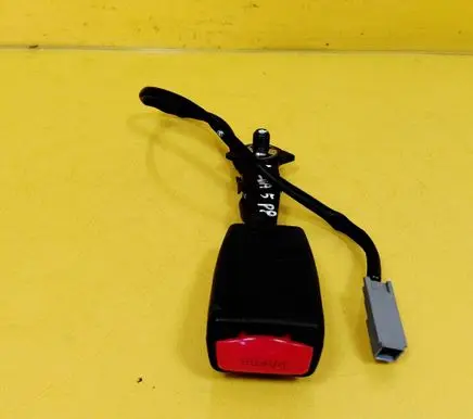 Mazda 5 Front seatbelt buckle 