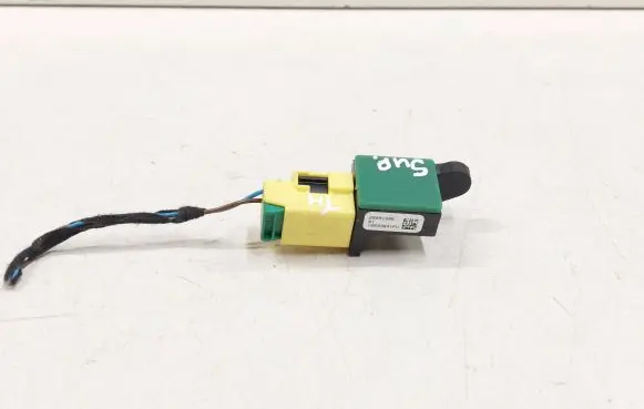 Skoda Superb B6 (3T) Airbag deployment crash/impact sensor 8K0973323S 25091606 16693841PU