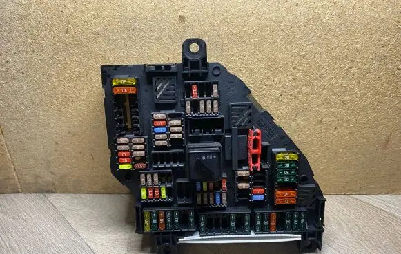 BMW 7 F01 F02 F03 F04 Fuse module 9234423 923442301 9238195
