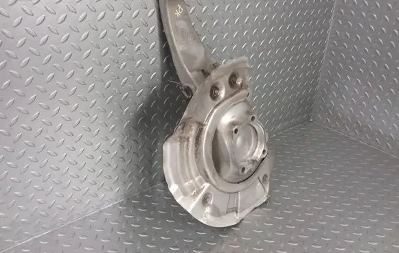 BMW 5 F10 F11 Front wheel hub 677576905 31216775769 665035714