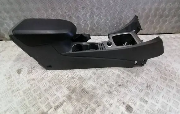 Ford Focus Center console 8V4T10849EK KUC224F1M VP8V4F10849EK