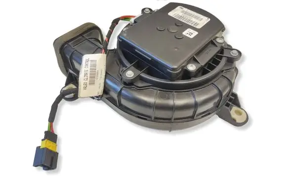 Peugeot 3008 I Hybrid/electric vehicle battery fan 9670033580 QT1013394H 983901104