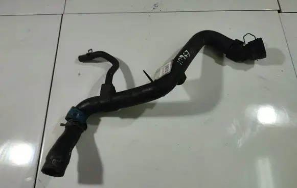 Volkswagen PASSAT B5 Engine coolant pipe/hose 