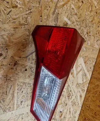 Toyota RAV 4 (XA40) Tailgate rear/tail lights 815900R010