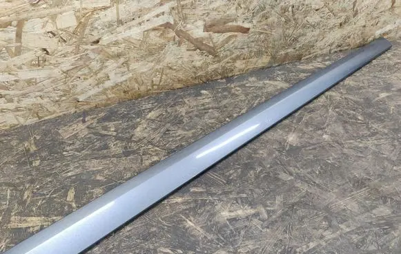 Mercedes-Benz E W211 Front door trim (molding) A2116901062