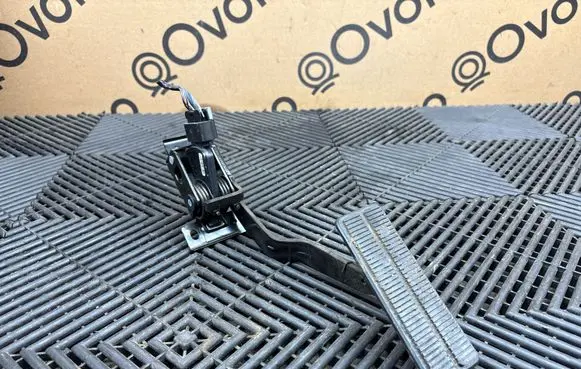 Chevrolet Corvette C6 Accelerator throttle pedal S2449533