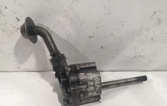 Volkswagen Golf II Oil pump 049115153B