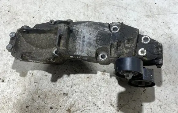 Nissan X-Trail T31 Generator/alternator bracket 8200527320