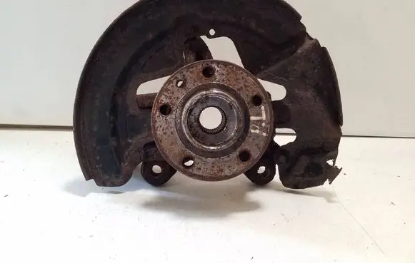 Volvo XC70 Front wheel hub