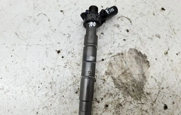 Mercedes-Benz C W205 Fuel injector A6540700187