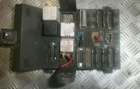 Renault Laguna I Fuse box set