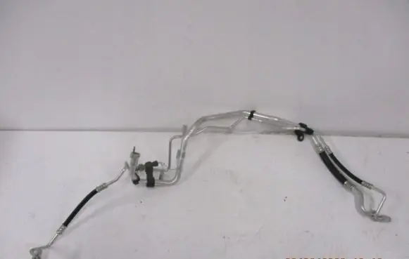 Citroen Berlingo Air conditioning (A/C) pipe/hose 9833241880