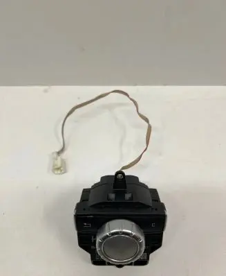 Multifunctional control switch/knob