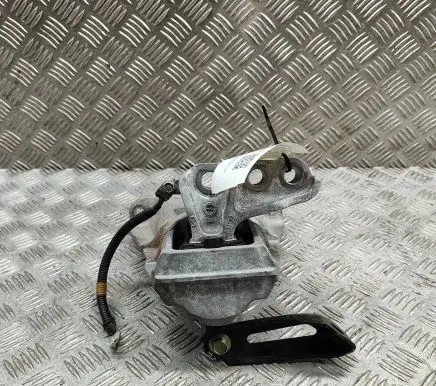 Honda Civic X Engine mount bracket 50820TGHA01