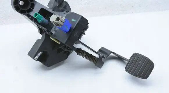 Renault Trafic III (X82) Clutch pedal 465038677R
