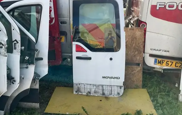 Renault Master III Rear door