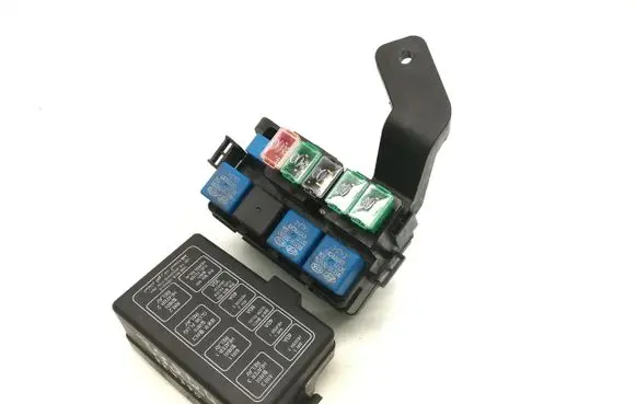 Hyundai Santa Fe Fuse box set N91426-2B124-00 M732921