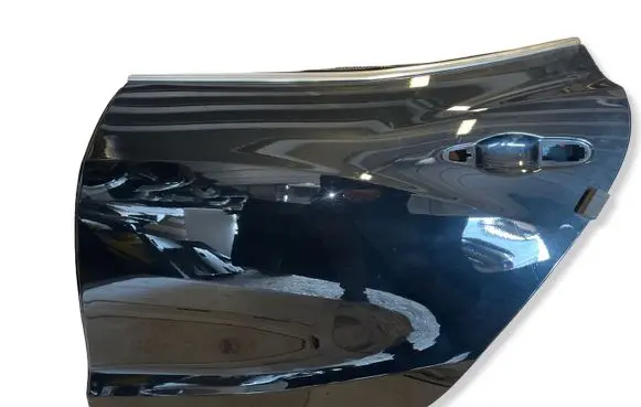 Volkswagen Amarok Rear door 