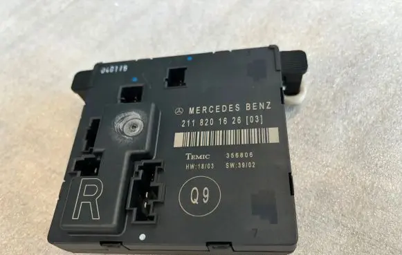 Mercedes-Benz E W211 Door control unit/module 2118201626 356806 A2118201626