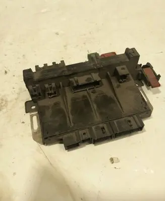 Mercedes-Benz S W220 Fuse module 05045132 A0285458132