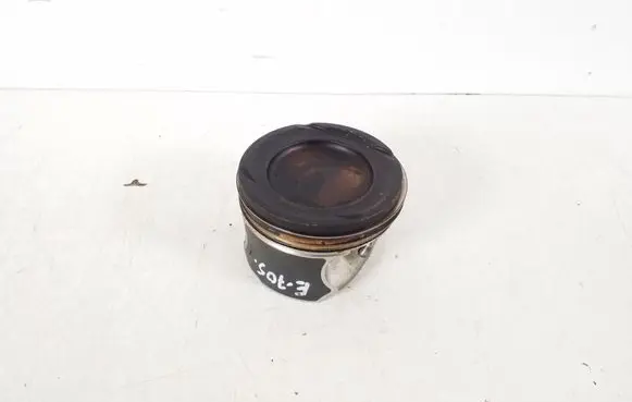 Mercedes-Benz CLA C117 X117 W117 Piston with connecting rod