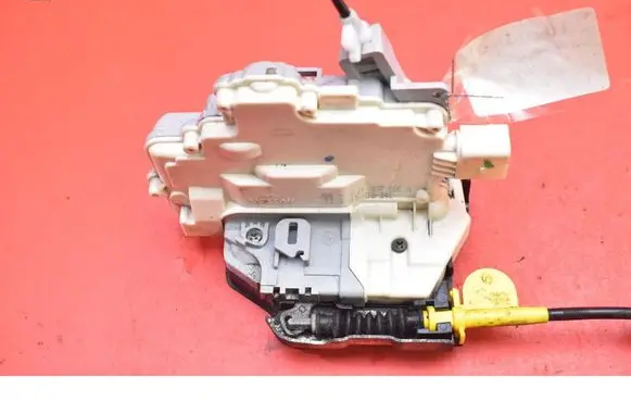 Audi A4 S4 B8 8K Front door lock 8J1837016A