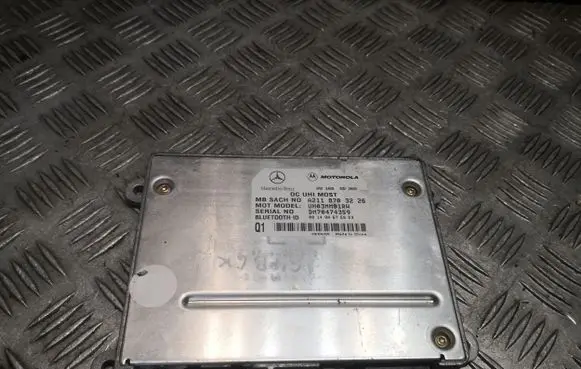 Mercedes-Benz ML W164 Bluetooth control unit module 2118703226 A2118703226