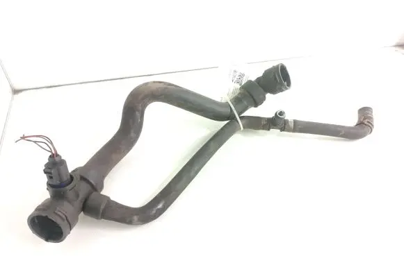 Volkswagen PASSAT B5.5 Engine coolant pipe/hose 8D0121049H