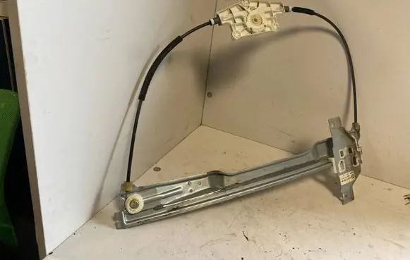 Citroen C4 I Front door electric window regulator 9657133880