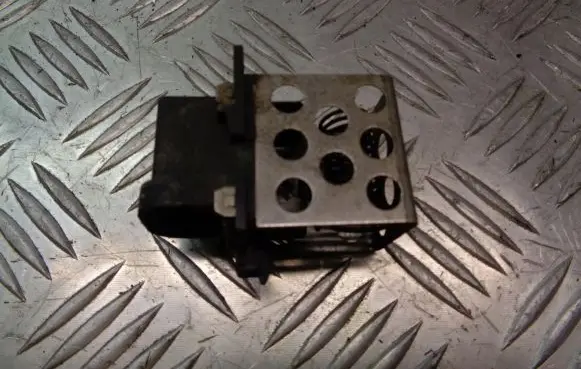 Nissan Micra Heater blower fan relay 