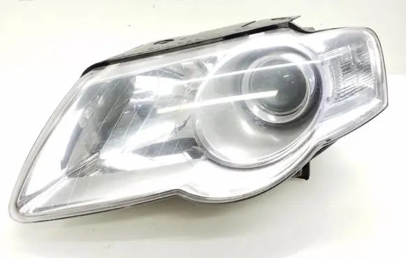 Volkswagen PASSAT B6 Headlight/headlamp E1310023